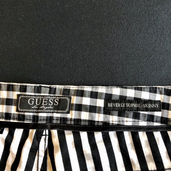 GUESS - Picture 4 of 9